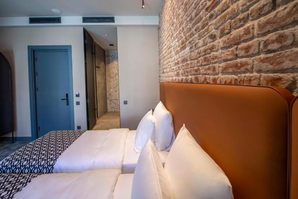 rooms-family-room-connecting