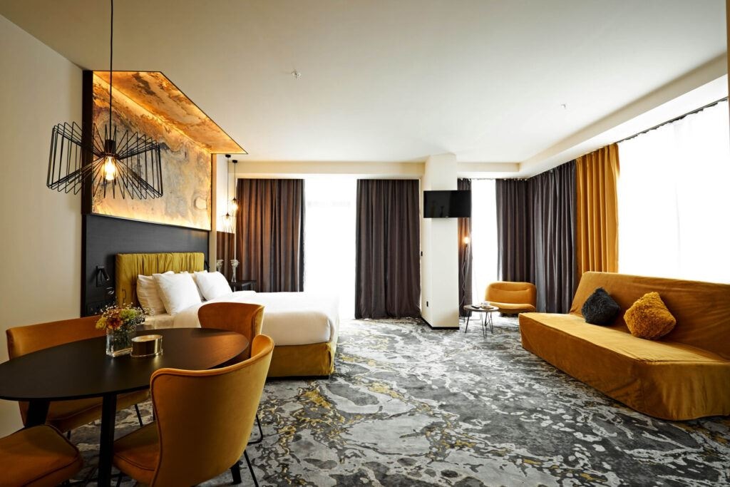 rooms-family-room-quad