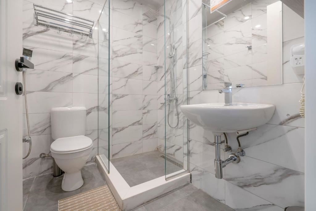 rooms-triple-with-terrace