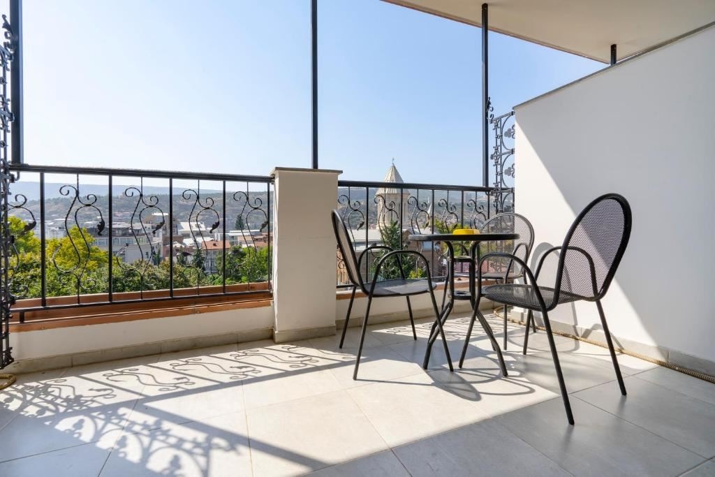 rooms-triple-with-terrace