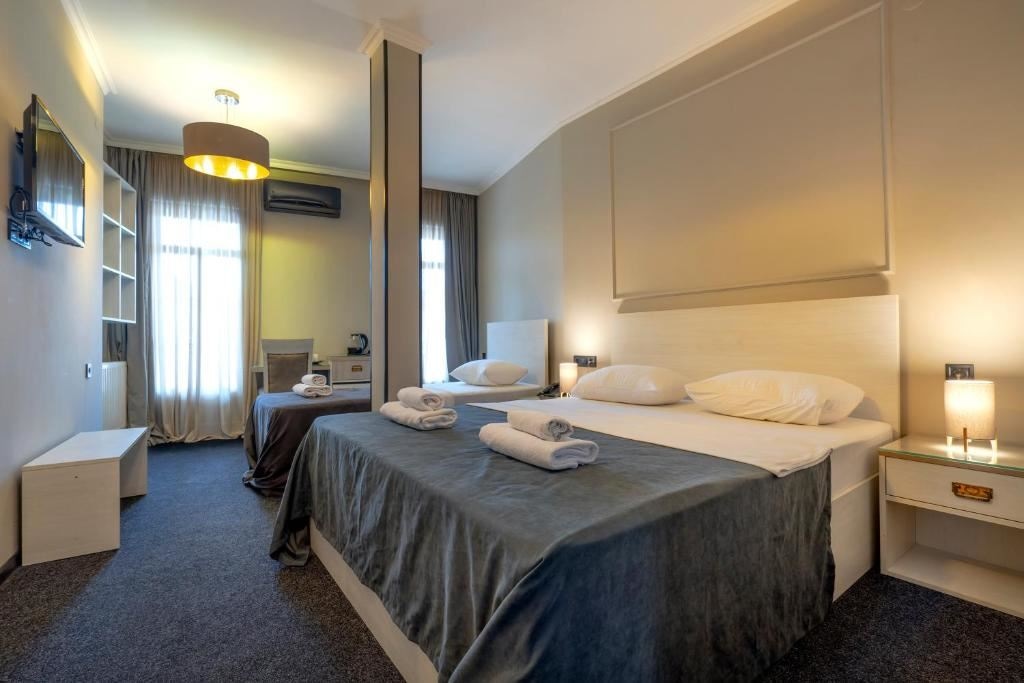 rooms-triple-with-terrace