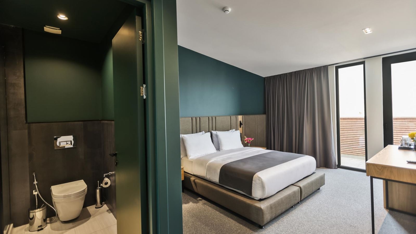 rooms-superior-with-balcony-dbl