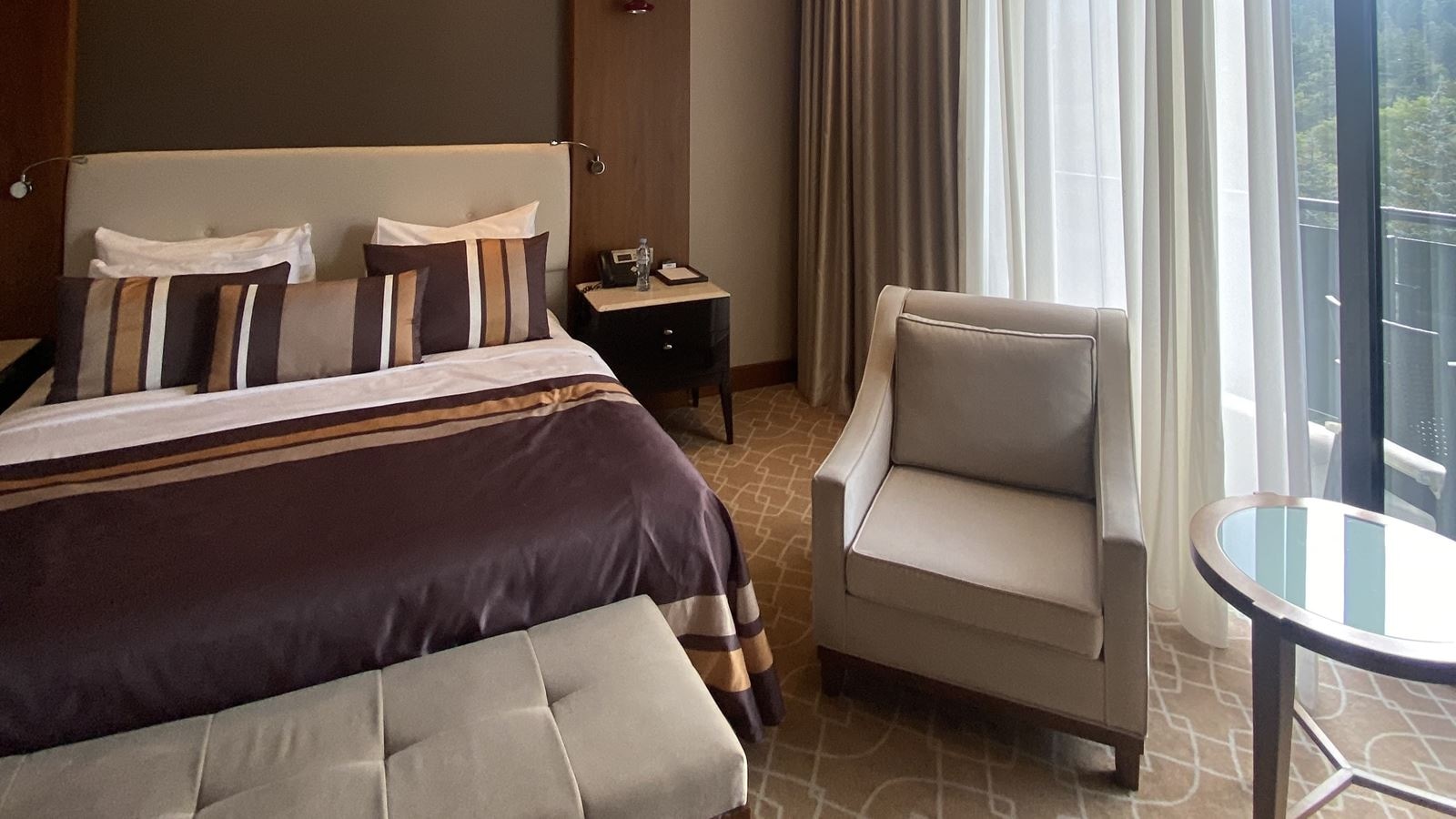 rooms-dbl-city-view-with-balcony