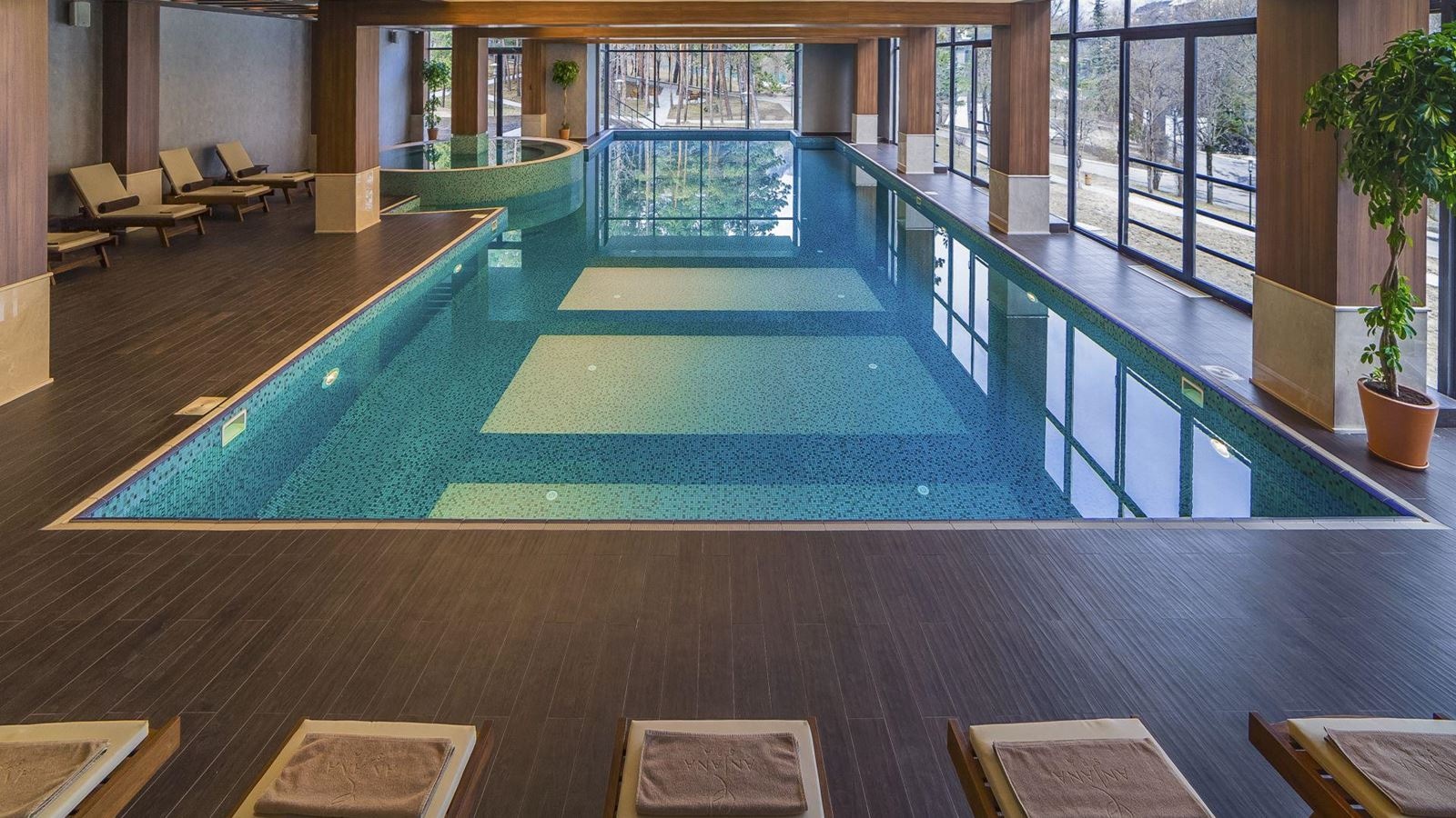 pools-indoor-pool