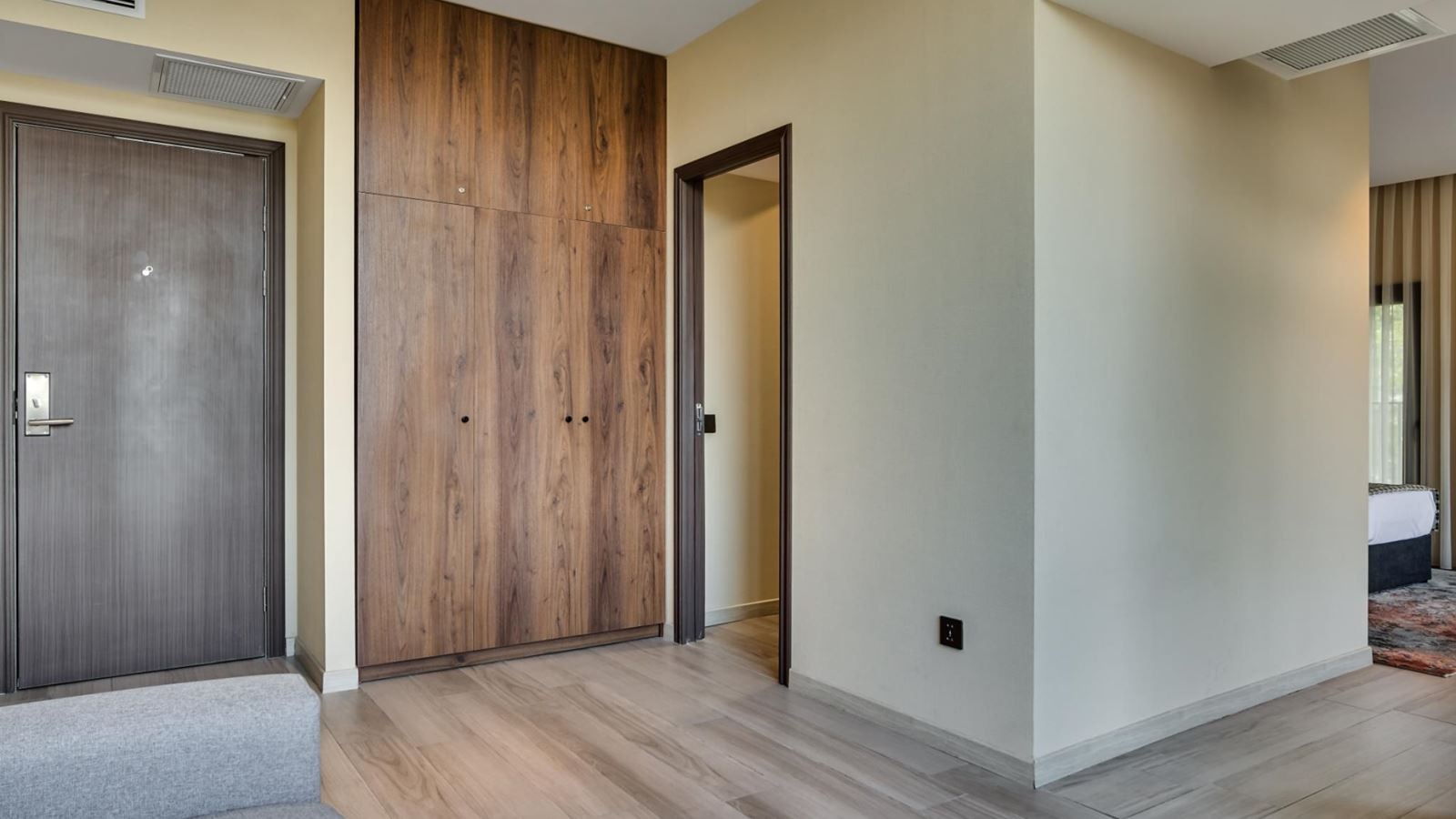 rooms-dbl-suite-with-balcony