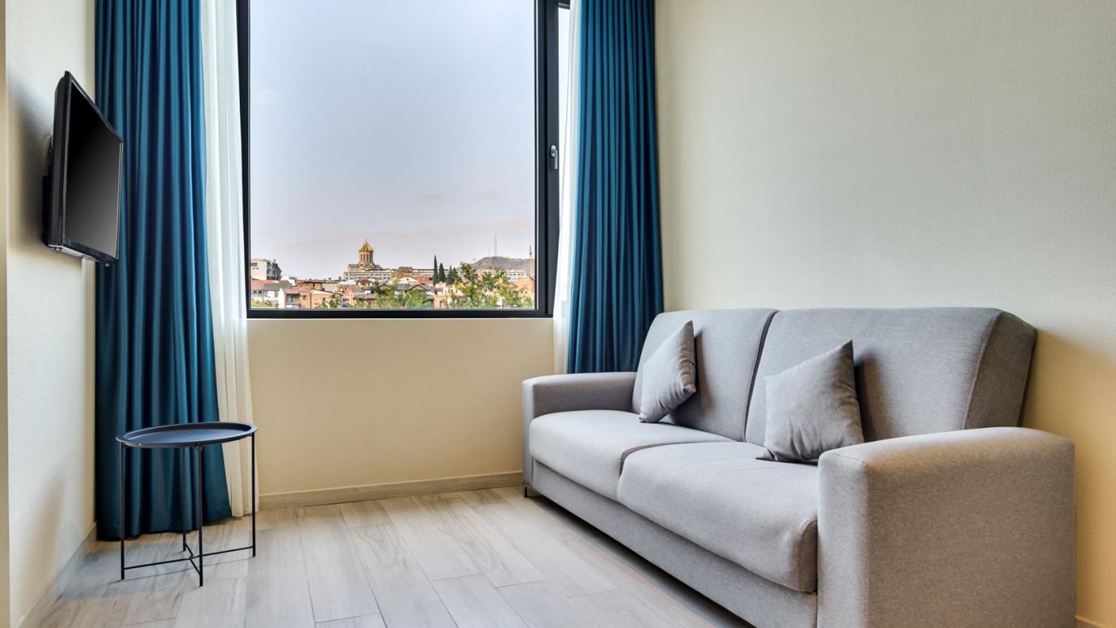 rooms-dbl-suite-with-balcony