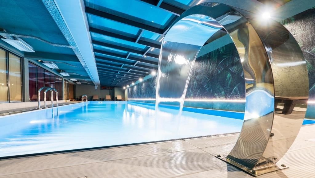 pools-indoor-pool