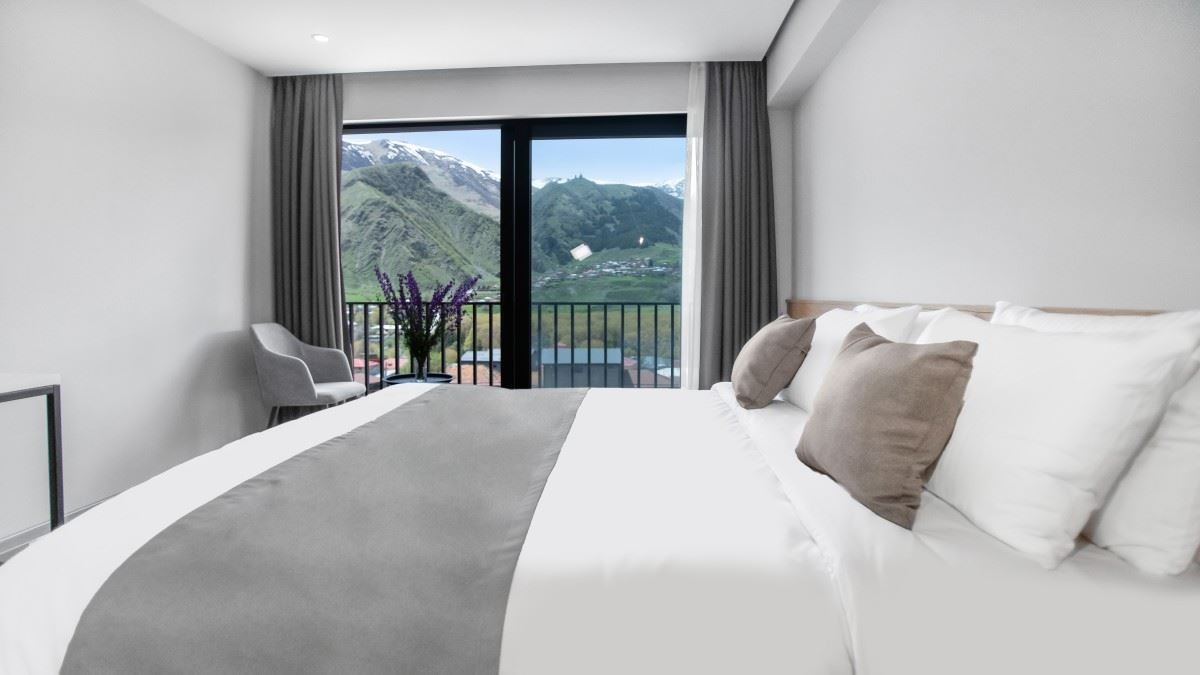 rooms-dbltwin-with-gergeti-view