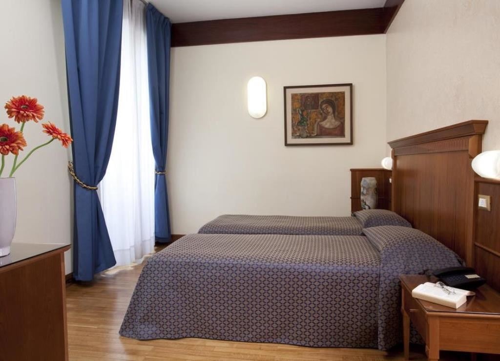 rooms-standard-room-with-balcony