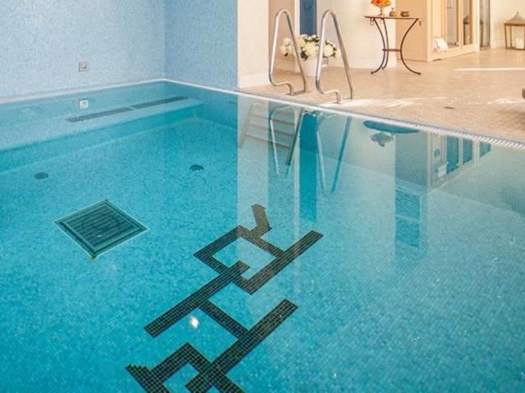 pools-indoor-pool