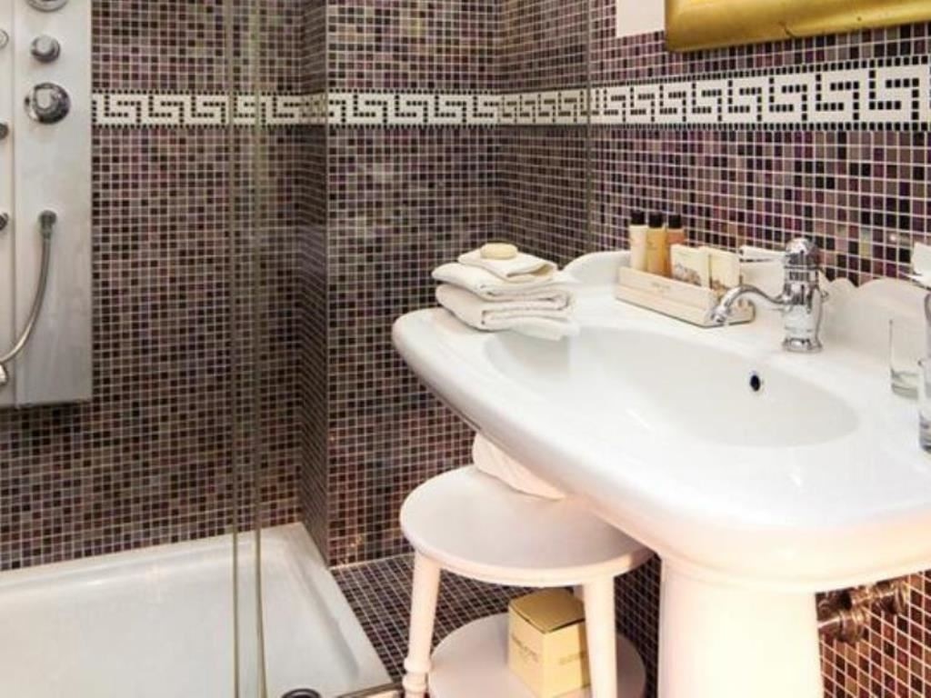 rooms-executive-room