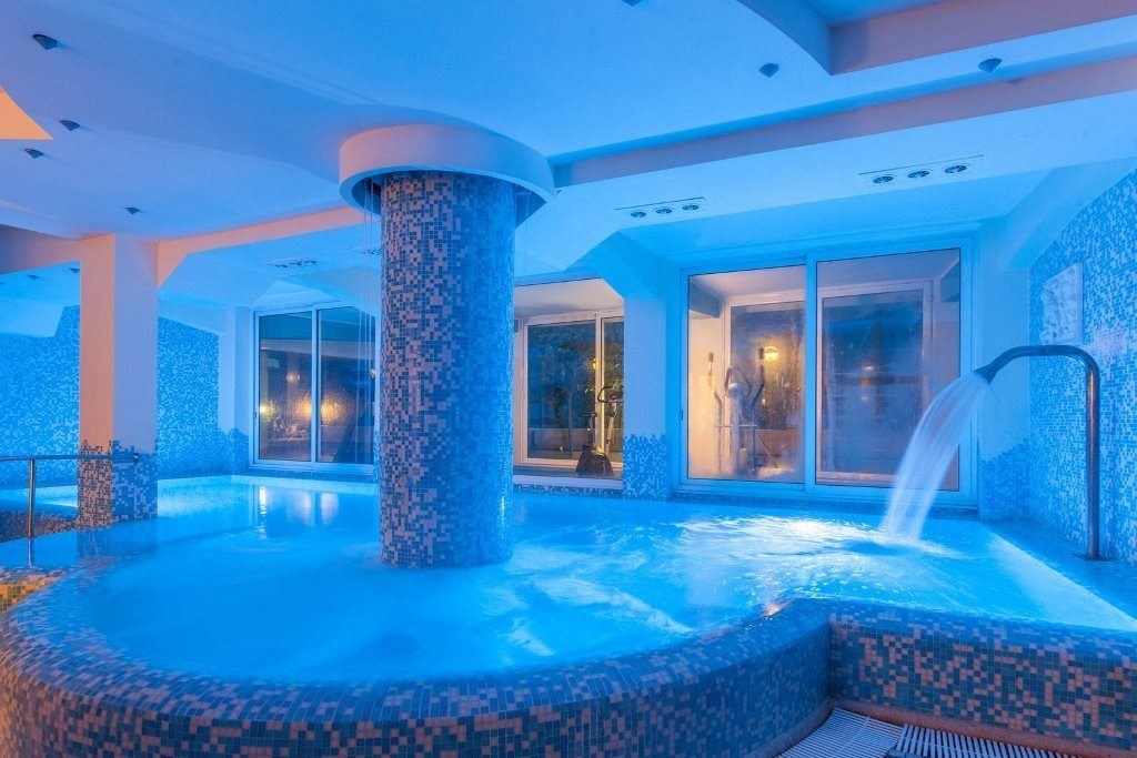 pools-indoor-pool