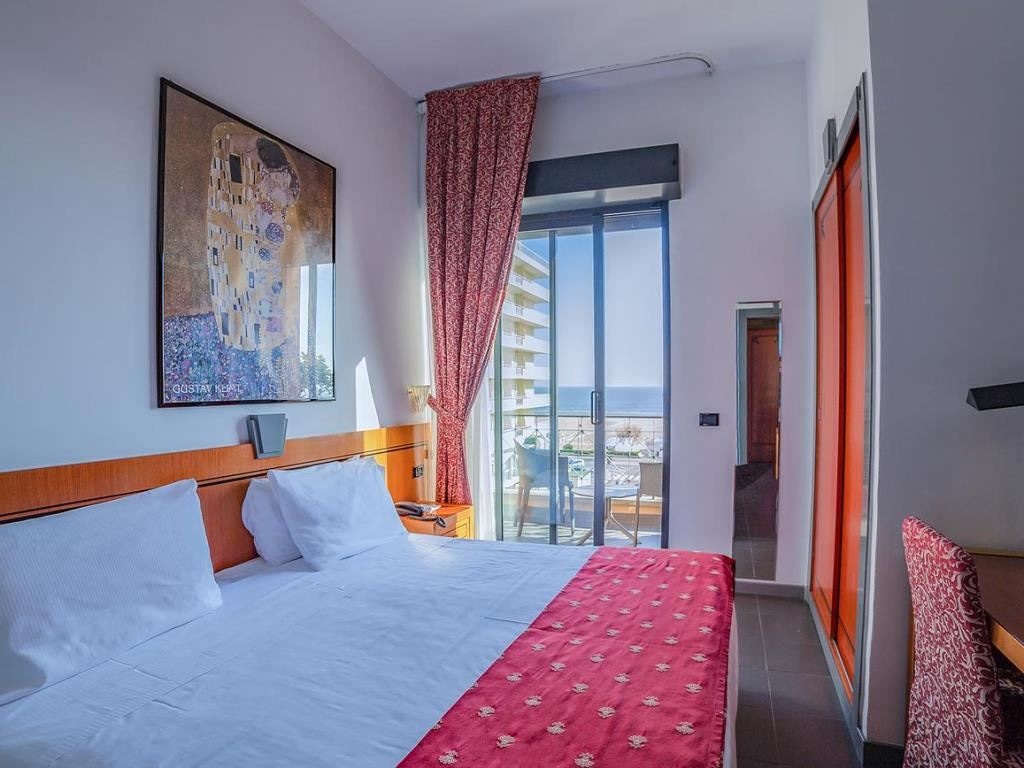 rooms-standard-room-with-balcony