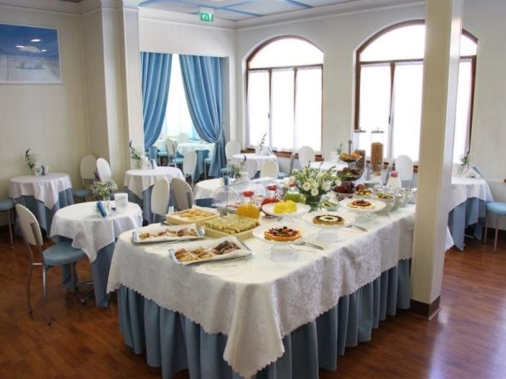 restaurants-restaurant