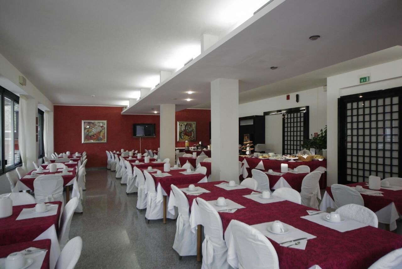 restaurants-restaurant