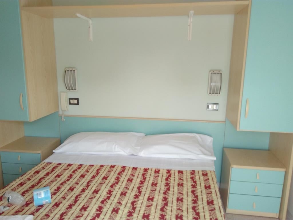 rooms-standard-room-with-balcony