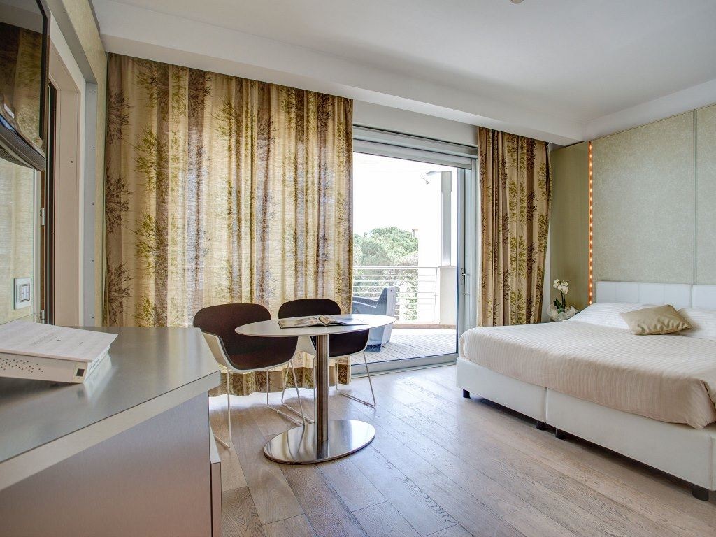 rooms-comfort-room-with-balcony