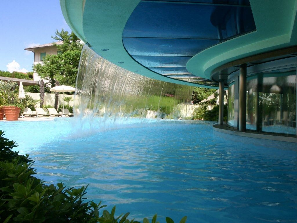 pools-outdoor--indoor-pool