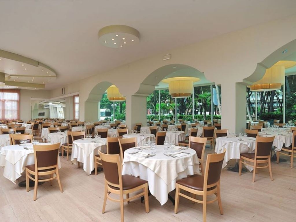 restaurants-restaurant