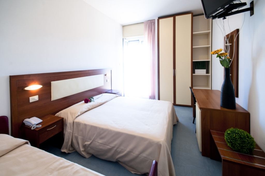 rooms-standard-room-with-balcony