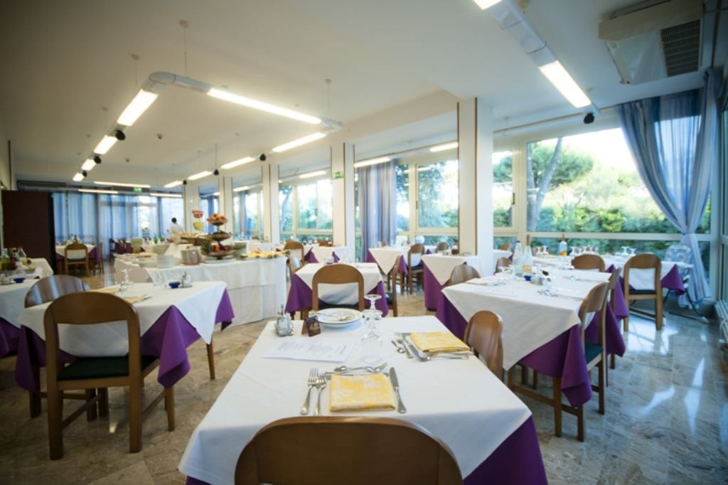 restaurants-restaurant