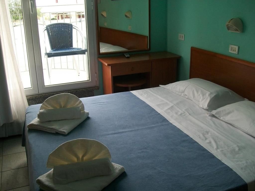 rooms-standard-room-with-balcony