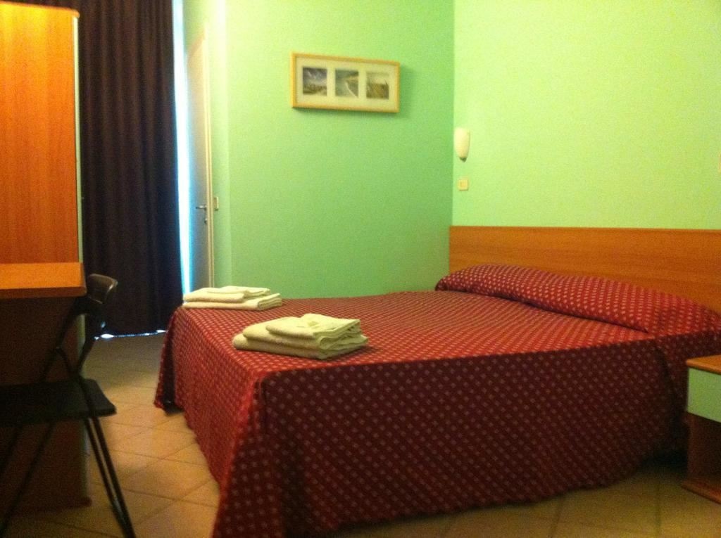 rooms-standard-room-with-balcony