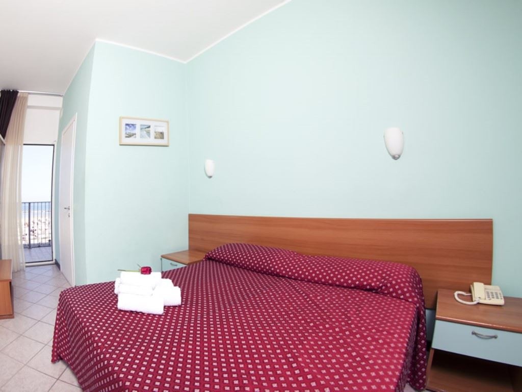 rooms-standard-room-with-balcony