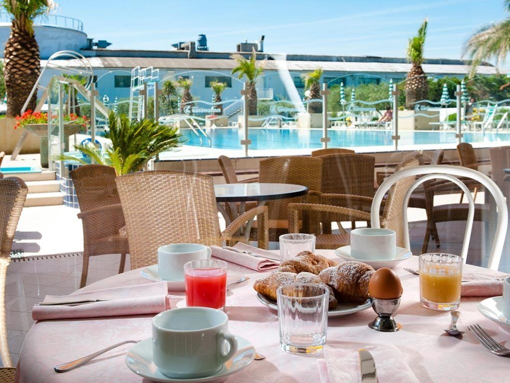 restaurants-restaurant