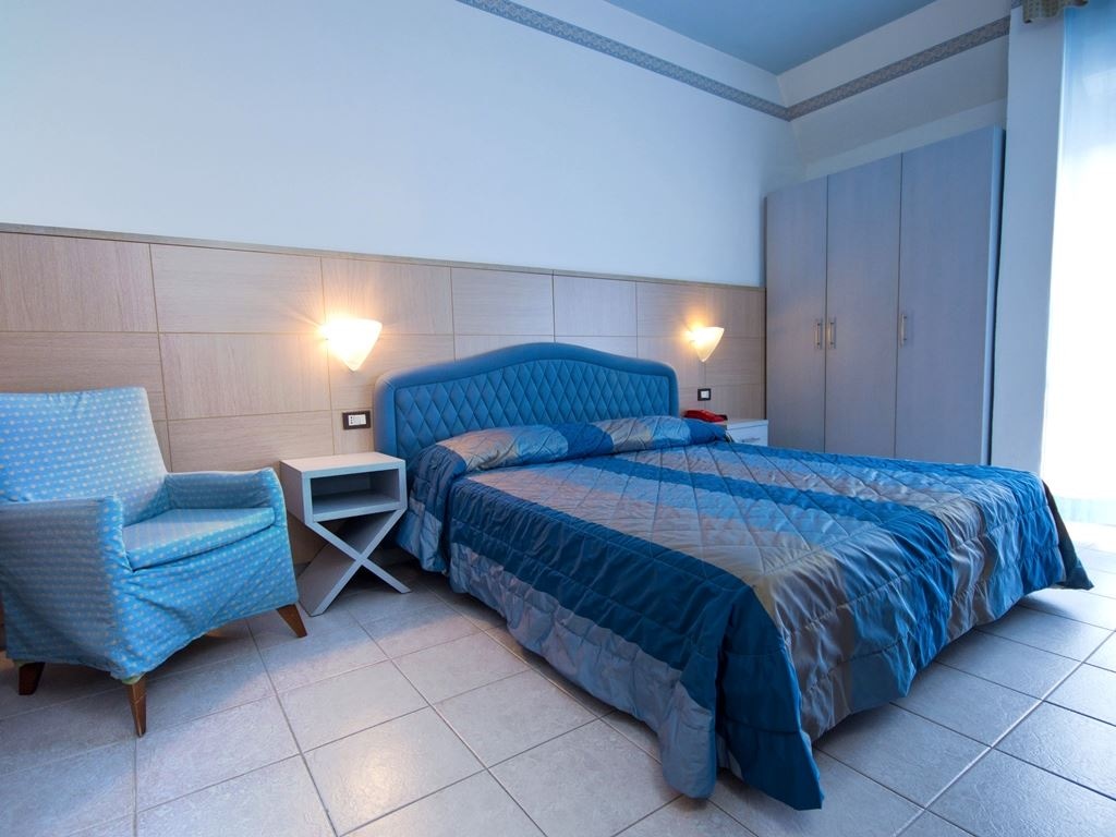 rooms-standard-room-with-balcony