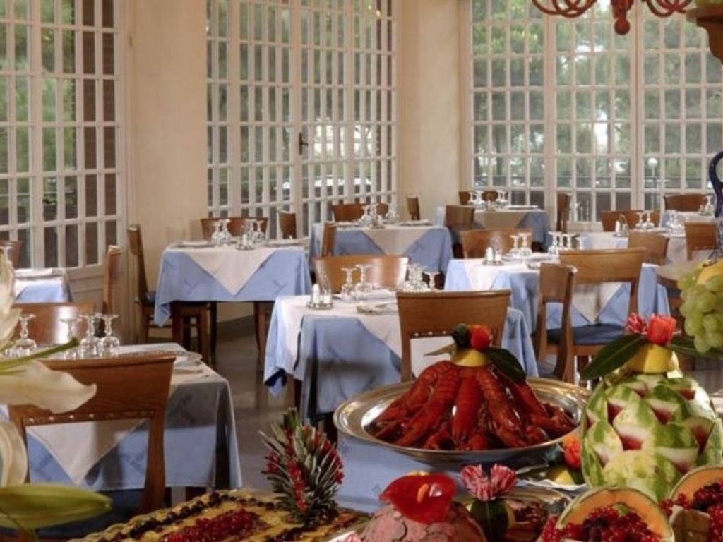 restaurants-restaurant