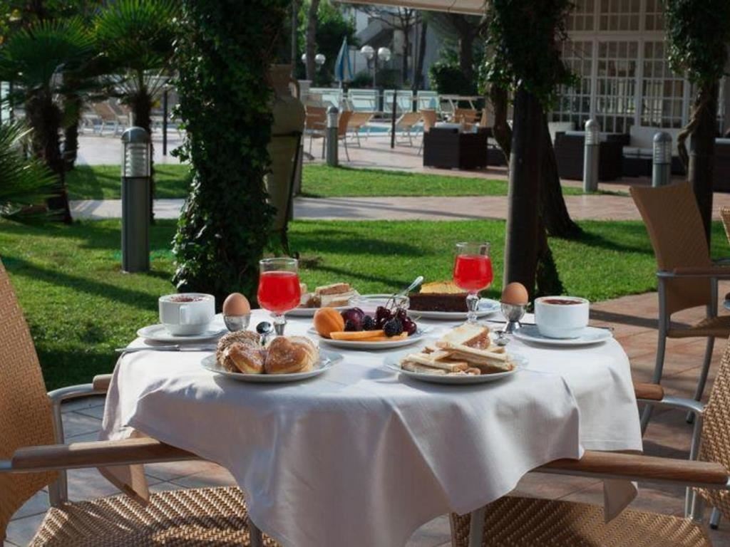 restaurants-restaurant