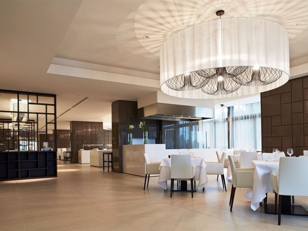 restaurants-restaurant