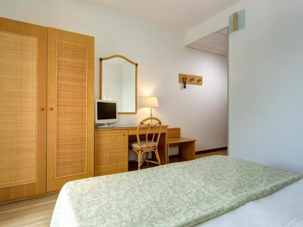 rooms-standard-room-bk-side-sea-view