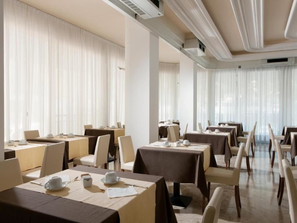 restaurants-restaurant