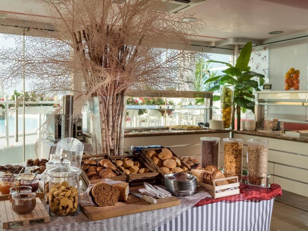 restaurants-restaurant