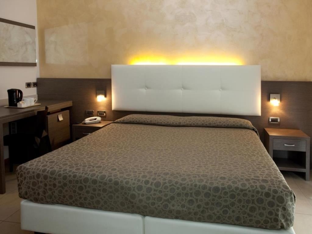 rooms-standard-room-balcony
