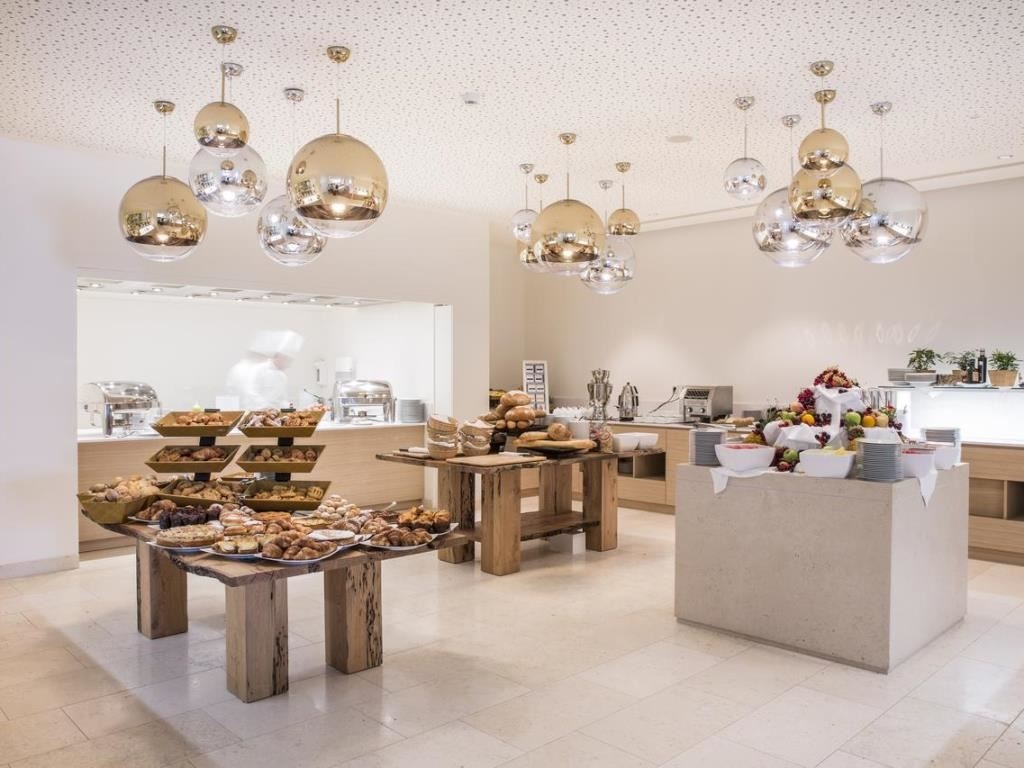 restaurants-restaurant