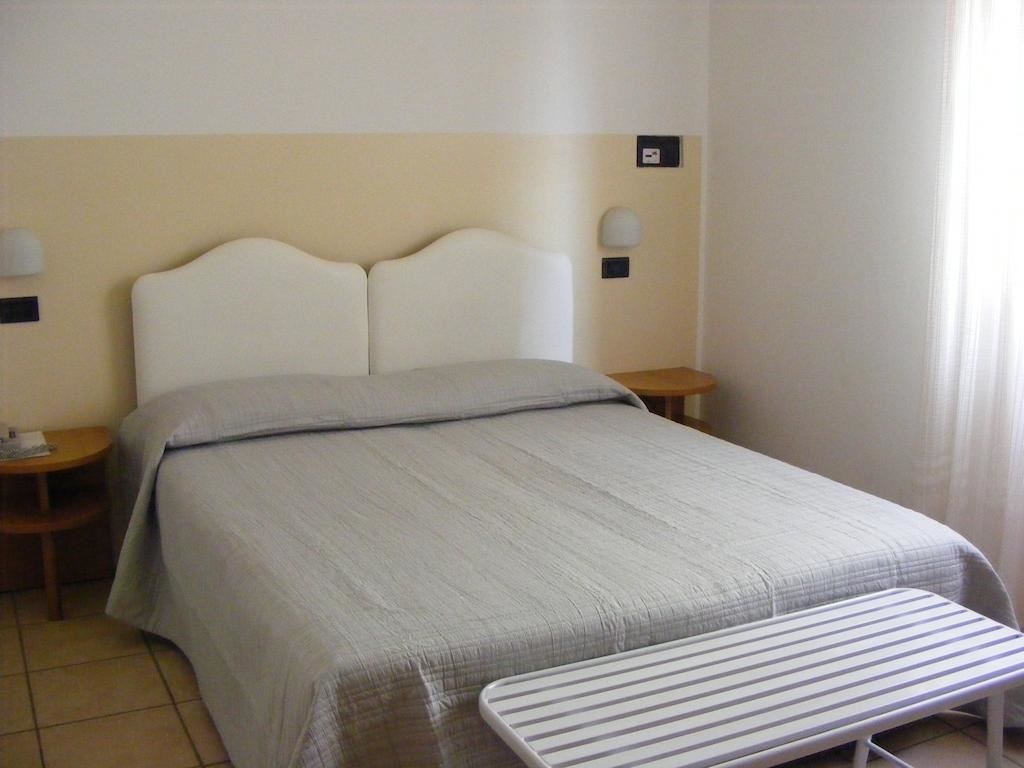 rooms-standard-room-with-balcony