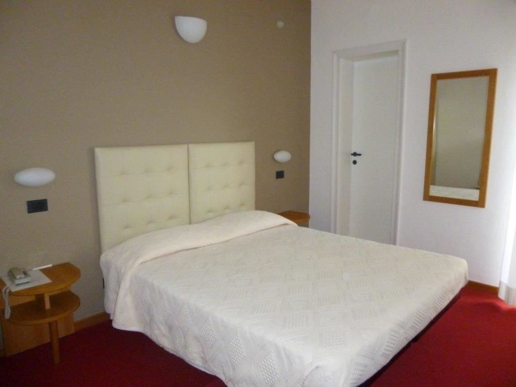 rooms-standard-room-with-balcony