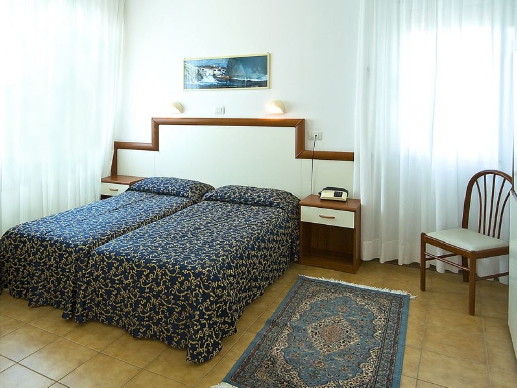 rooms-standard-room-with-balcony