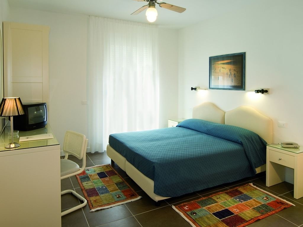 rooms-standard-room-with-balcony