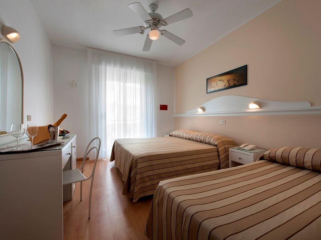 rooms-standard-room-with-balcony