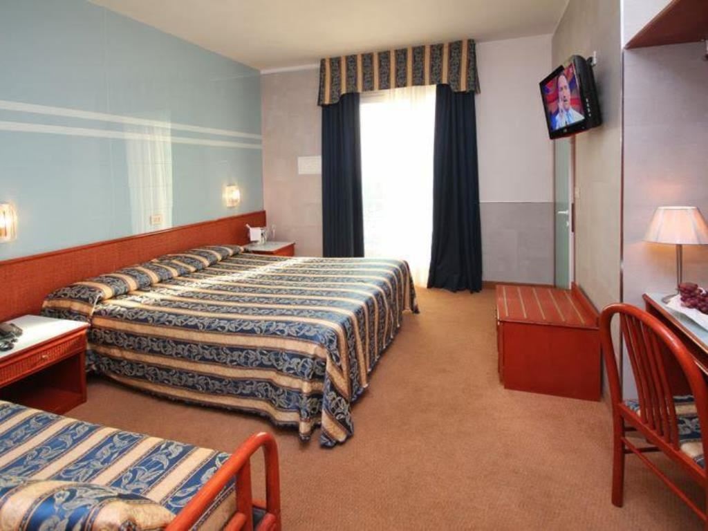 rooms-standard-room-with-balcony