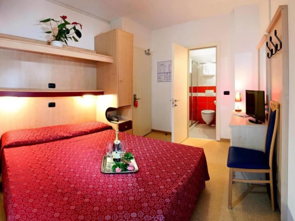 rooms-standard-room-balcony