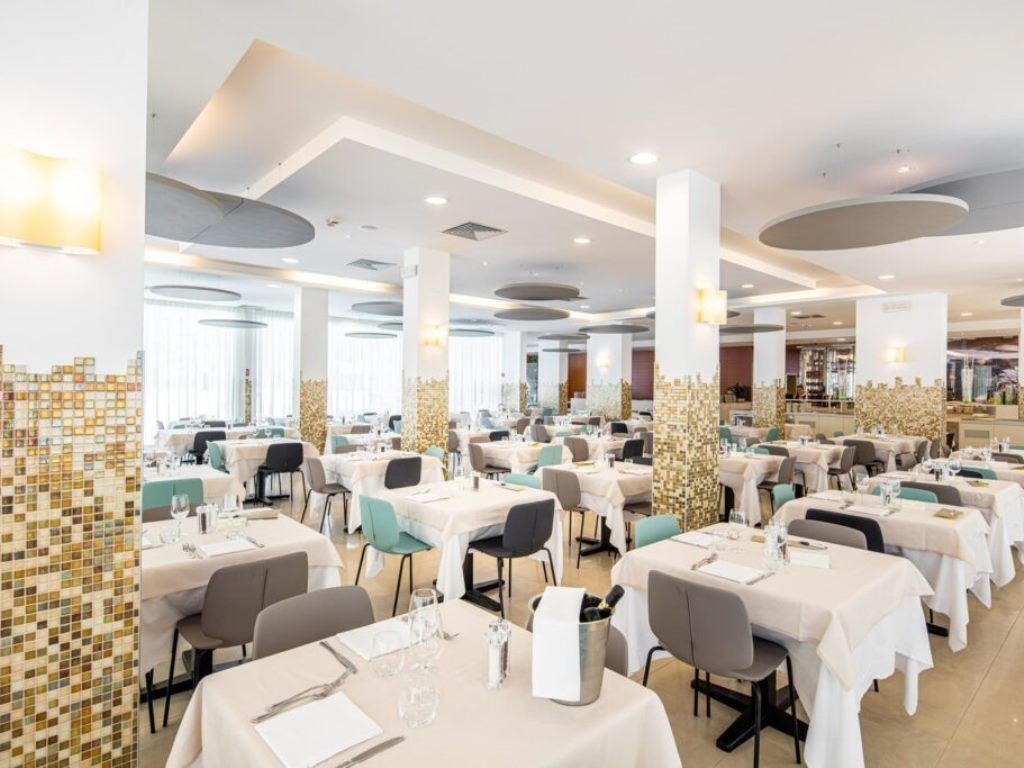 restaurants-restaurant