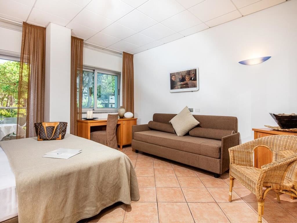 rooms-classic-room-balcony