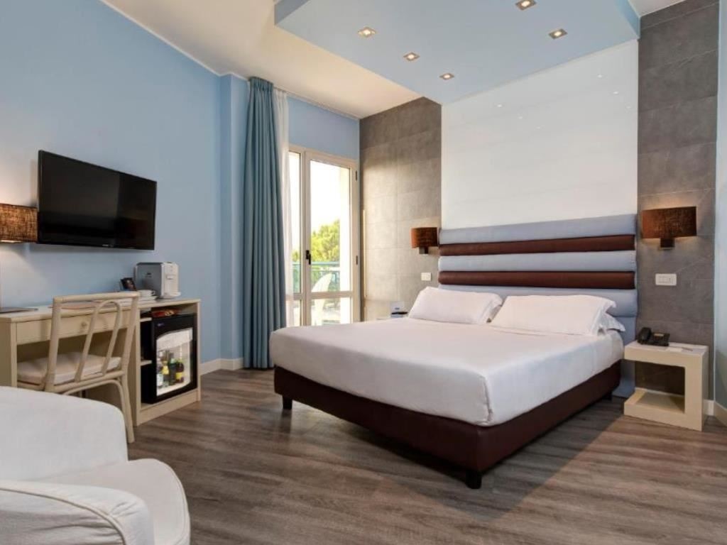 rooms-space-room-4-pax