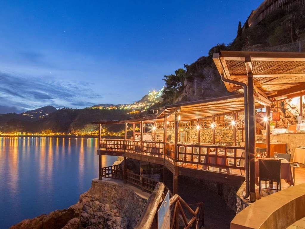 restaurants-restaurant