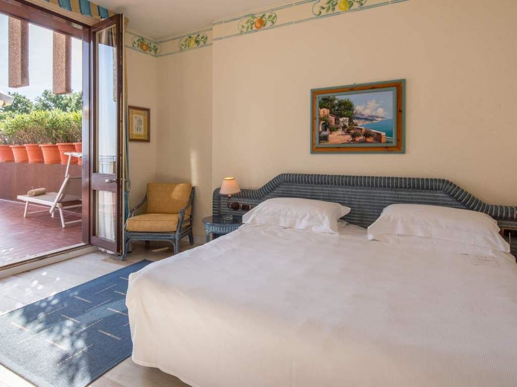 rooms-double-single-use-superior-room-garden-view-with-balcony-or-terrace